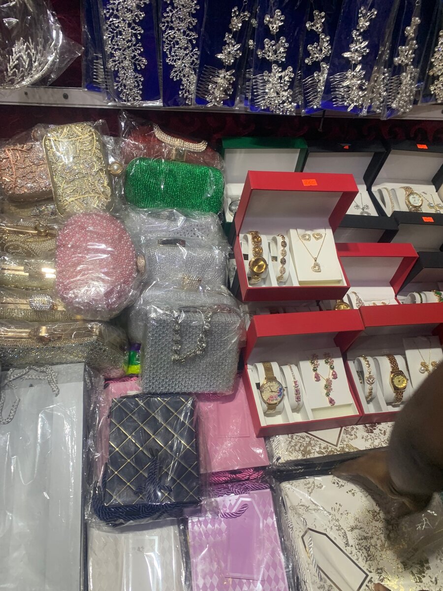 Tessys jewelry store