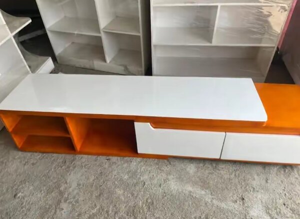 Meuble TV moderne blanc et orange