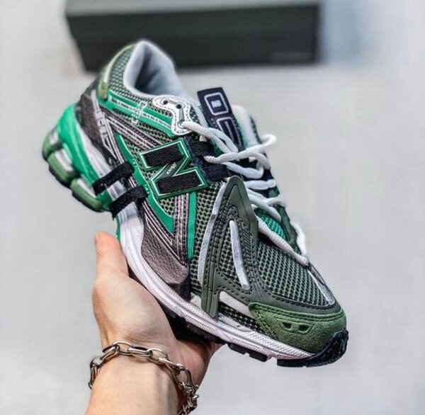 Baskets de running vertes