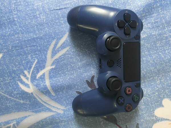 Console PS4 Slim+1 manette