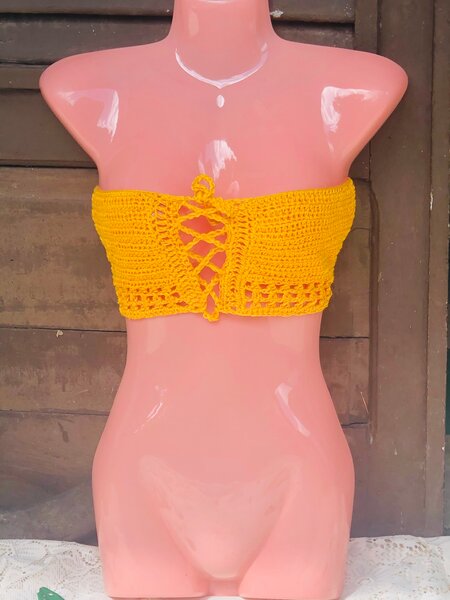 Top crochet jaune pour femme