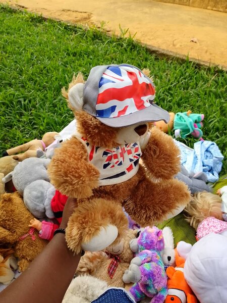Ourson marron avec chapeau Union Jack