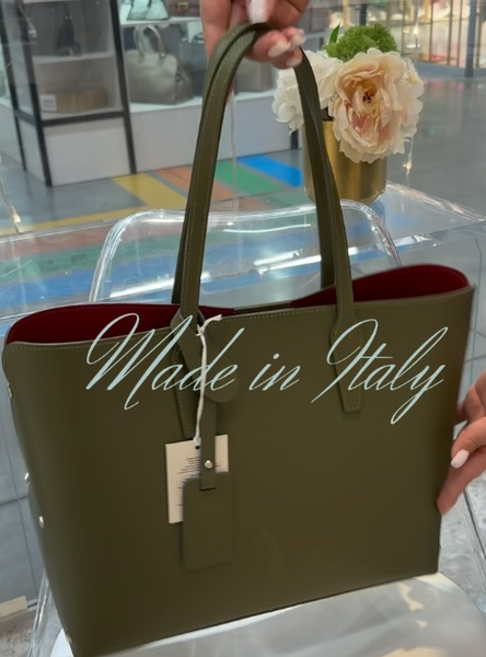 Базовая вместительная сумка из натуральной гладкой кожи под формат А4