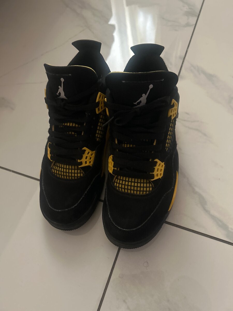 Jordan 4 authentique