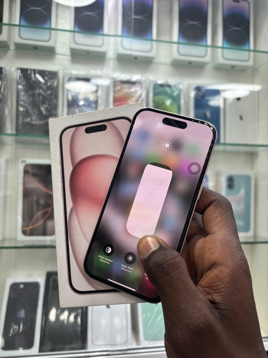 iPhone 15 Rose 128Go