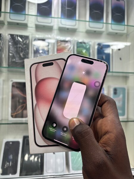 iPhone 15 Rose 128Go