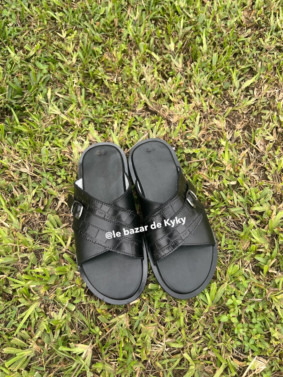 Sandales en cuir et en daim