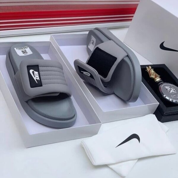 Tongs Nike Confort Gris