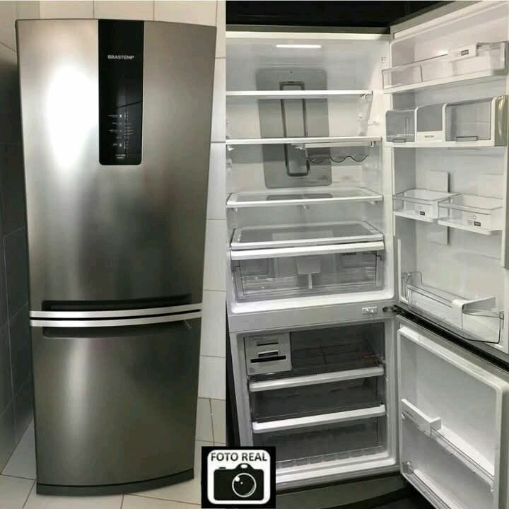 Réfrigérateur inox moderne