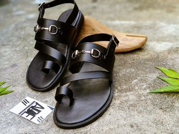 Sandales en cuir homme élégantes