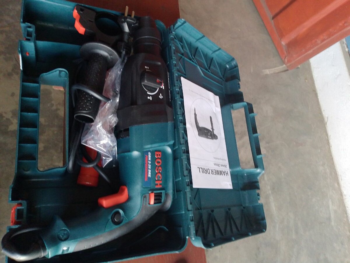 Bosch Concrete Drilling machine with accessories added