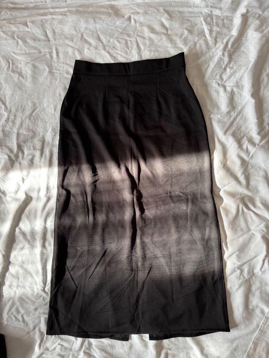 Костюм-двойка новая (жилет и юбка) S и М размеры