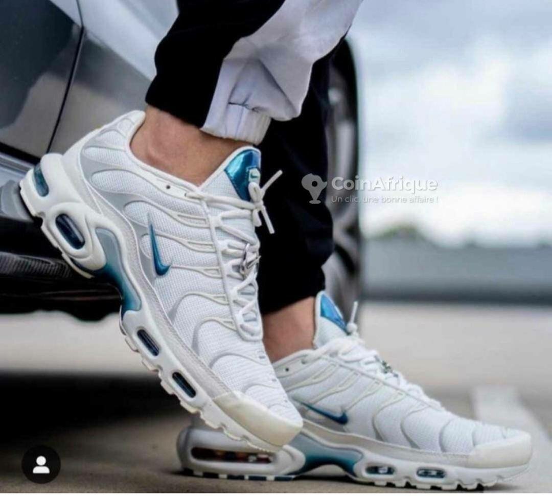 Baskets Air Max blanches et bleues