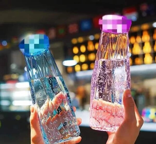 Carafe en verre coloré