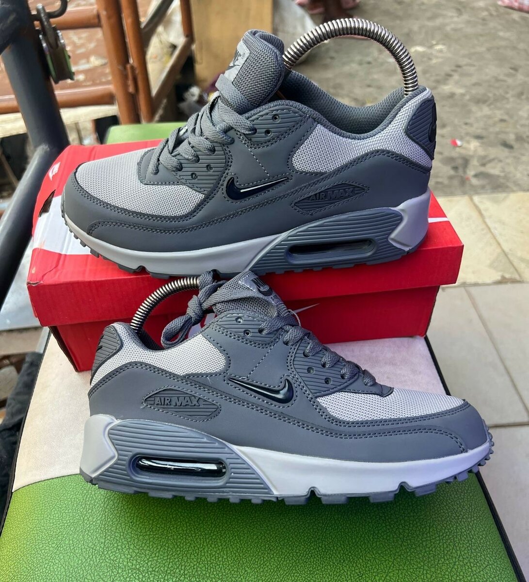 NIKE AIRMAX