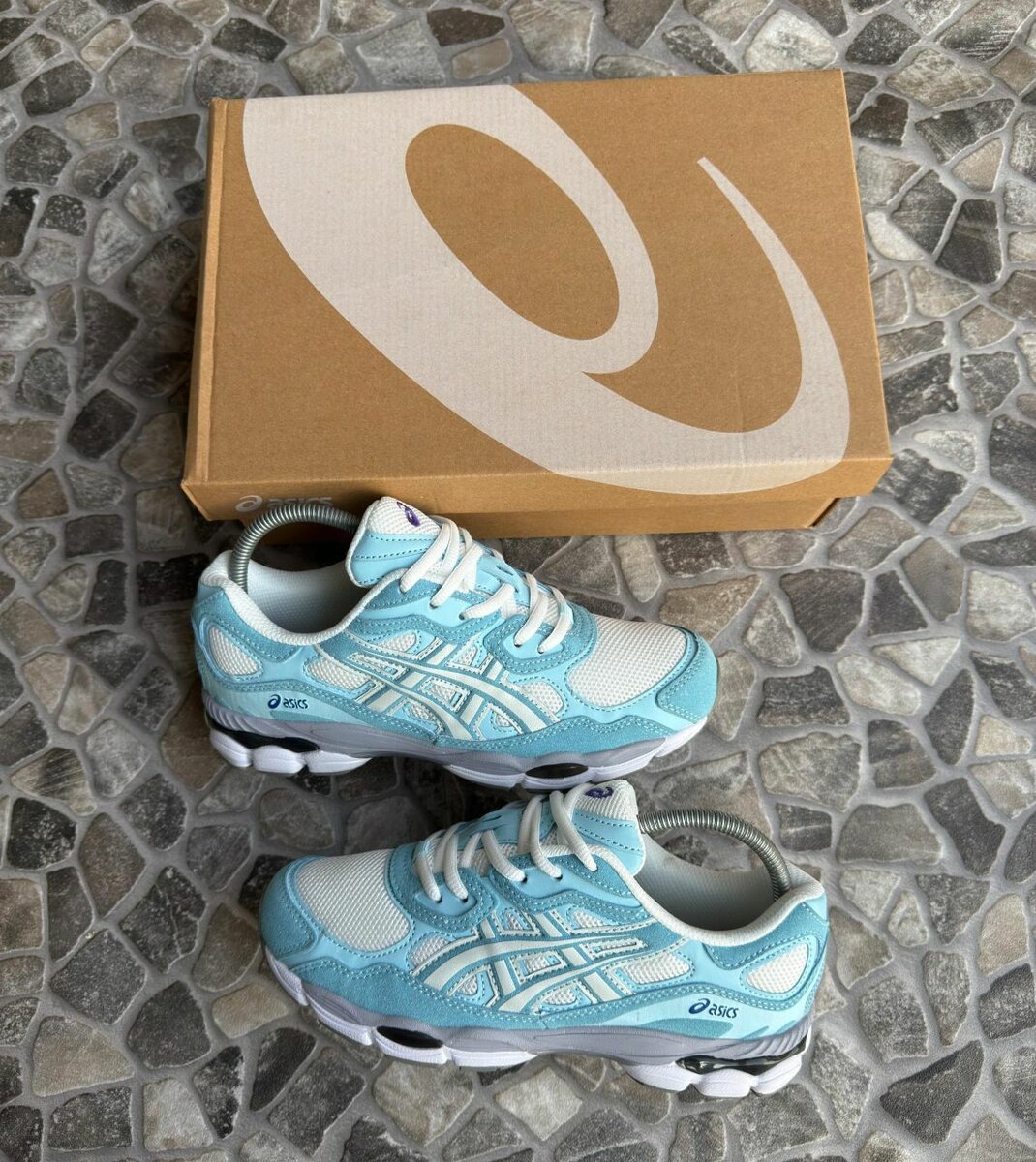 Chaussures ASICS