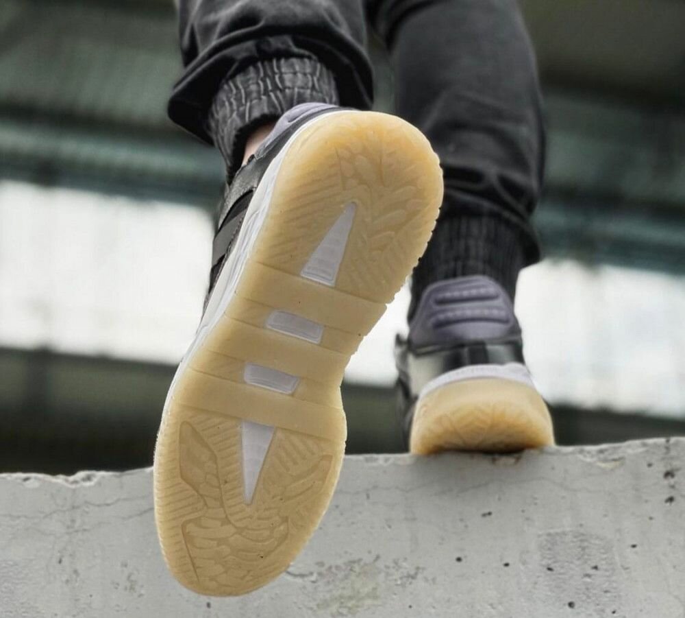 Sneakers en cuir noir pour hommes