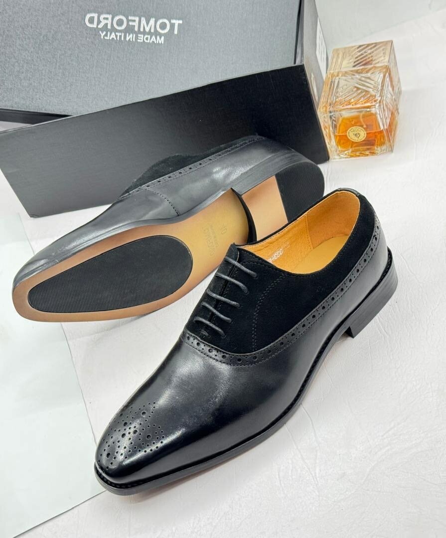 TOMFORD EXECUTIVE SHOE BLACK