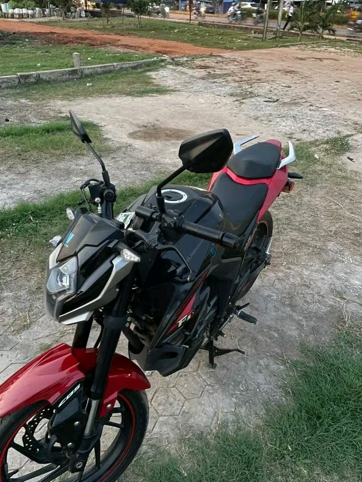 Moto sportive élégante