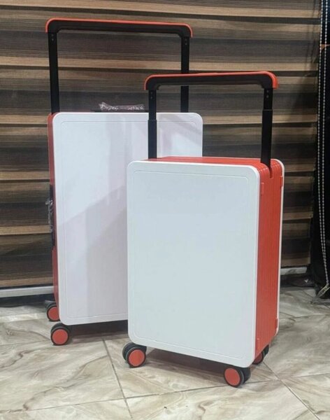 Valises modernes à roulettes