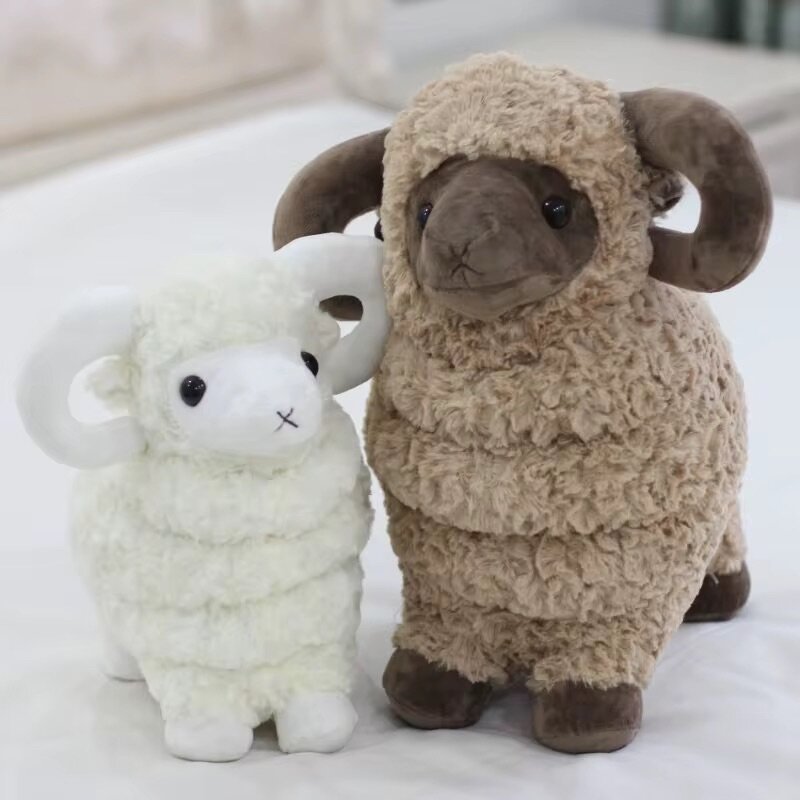 Adorables peluches de moutons douces