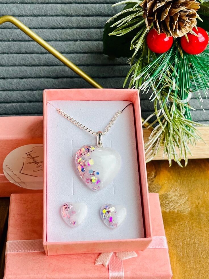 Resin jewellery set