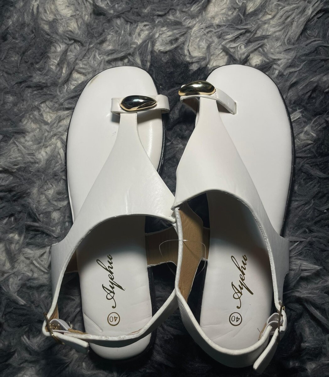 Sandales blanches élégantes