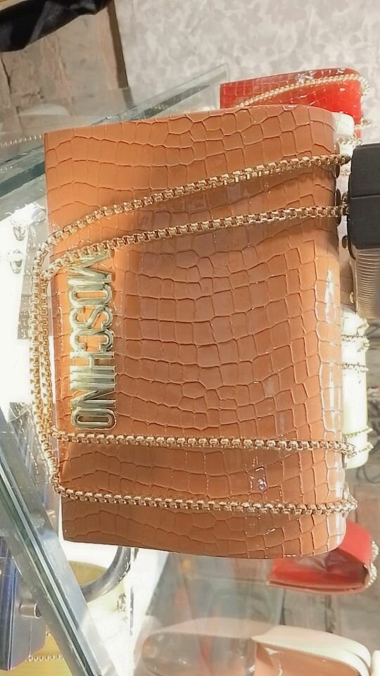 HAND MADE CLUTCHES