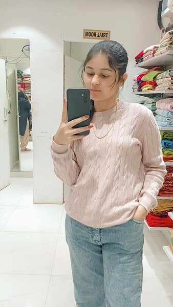 Êscortê  SERVIS  MODEL NIT STAFF HOT LINE