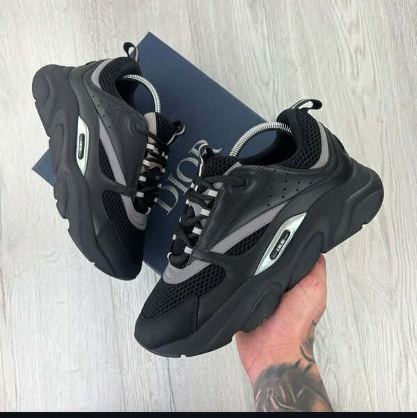 Basket homme tendance noire