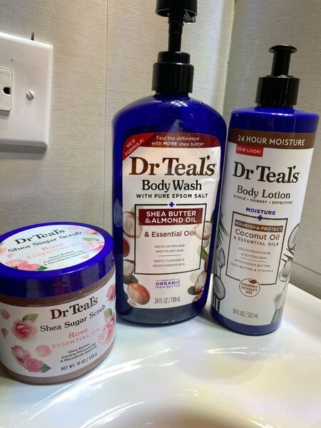 Dr Teal's Soin Corps Collection