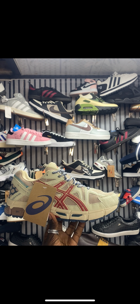 Baskets légères beige tendance