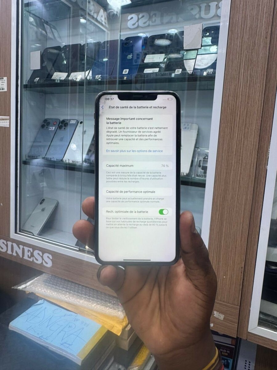 Xsmax 256giga tout passe prix: 120.000f