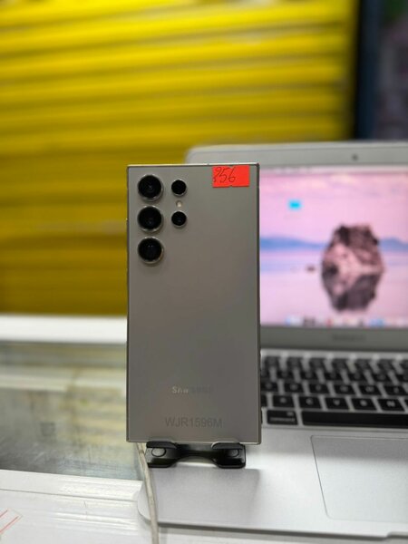 Samsung Galaxy s24 ultra 256