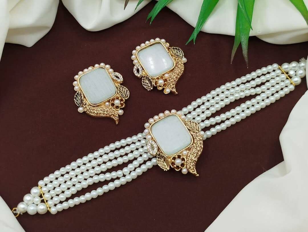Ladies wedding set Necklace and earrings