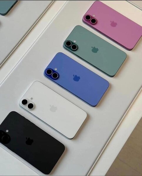 iPhone 15 - Assortiment de couleurs