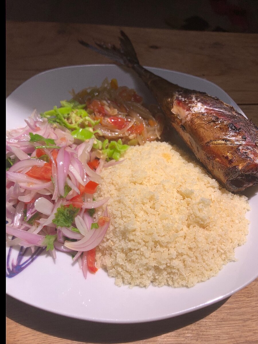 Poisson fumé avec attiéké