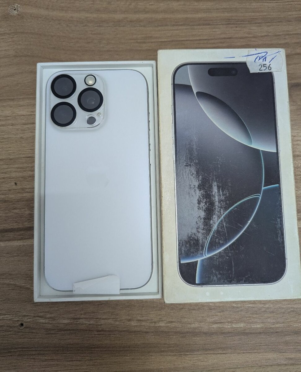 iPhone 15 Pro 256 Go Blanc