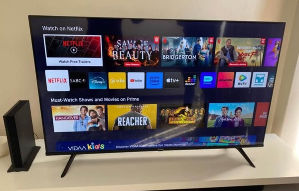 40" SMART HISENSE TV