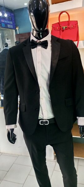 Costume élégant homme