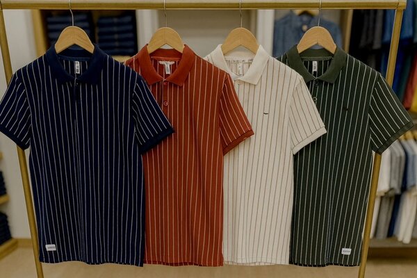Polo homme à rayures élégantes