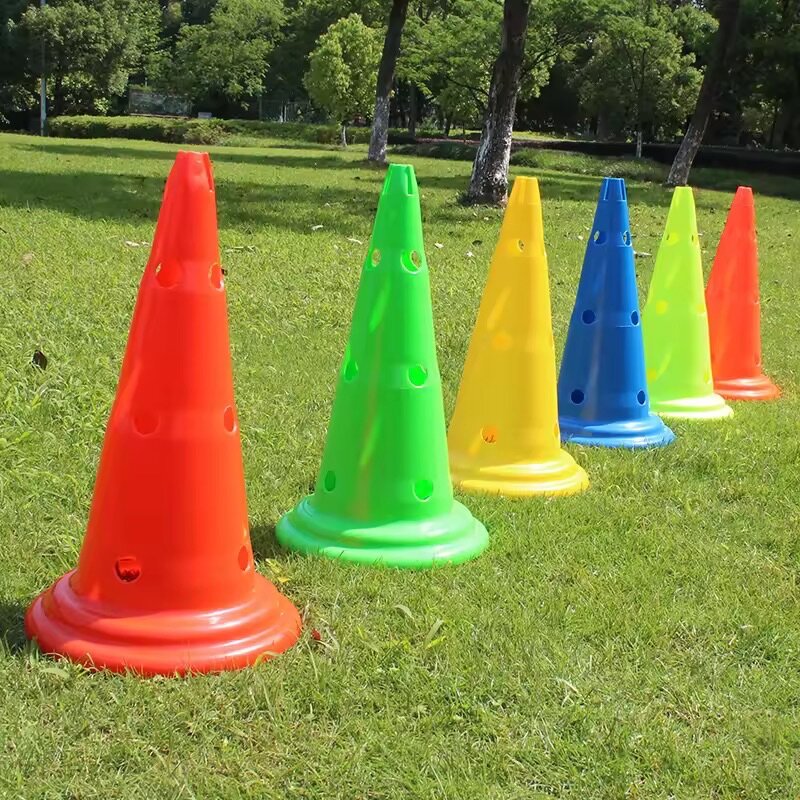 Cônes d'entraînement colorés