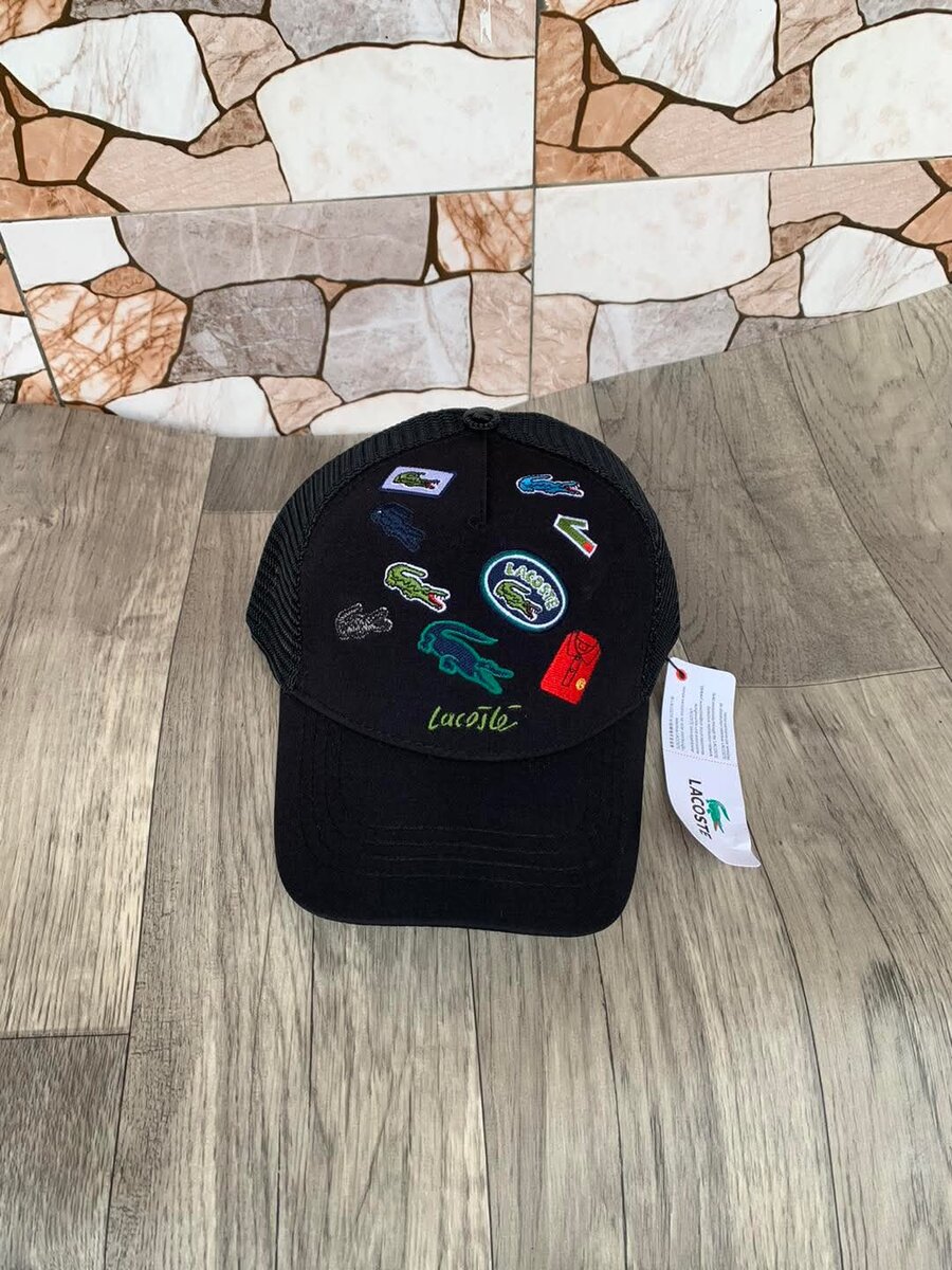 Casquette noire patches