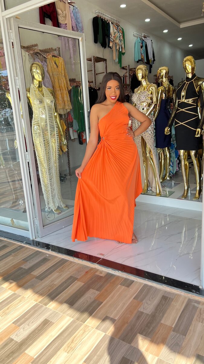 Pleated onle hand dress