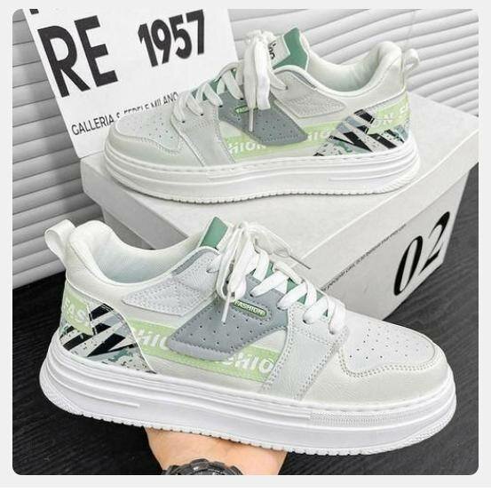 Baskets blanches stylées