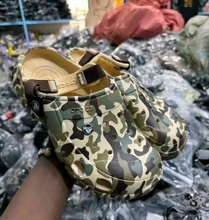 Crocs camouflage pour hommes et femmes