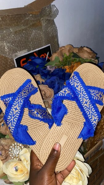 Tongs en corde tressée bleue