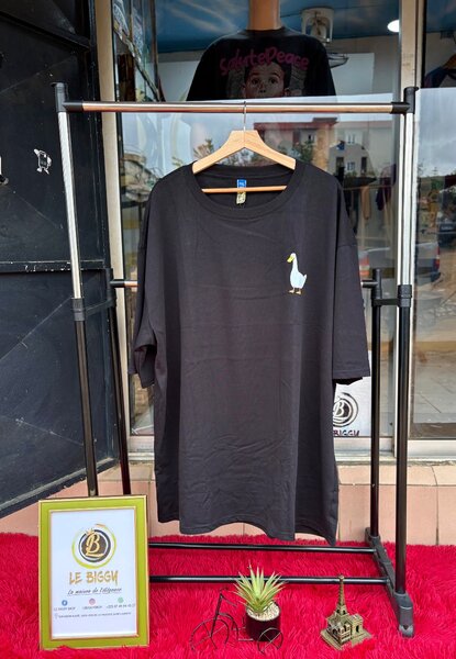 T-shirt noir avec motif canard