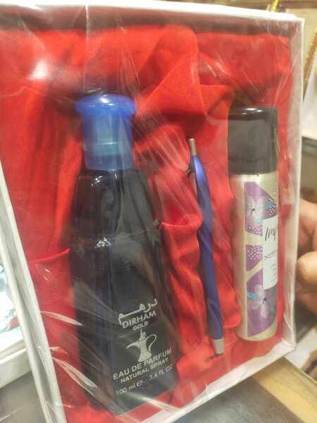 Perfumes set
