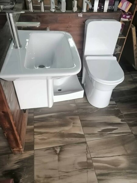 MASTER WC AND BASIN